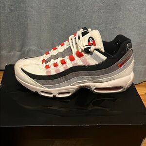 Nike Air Max 95 Men's Shoes - White, Black, Red